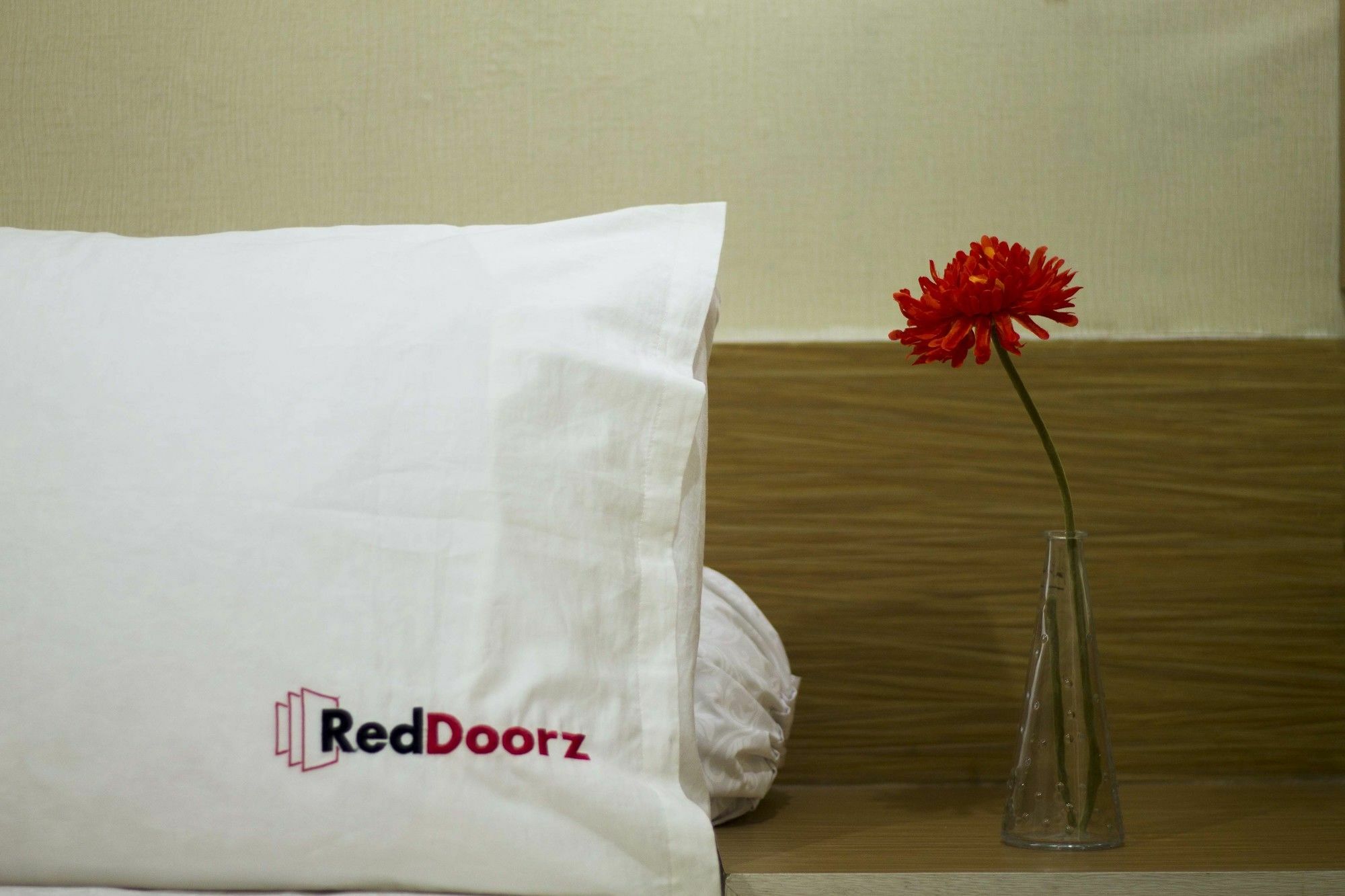 בנדונג Reddoorz @ Cihampelas מראה חיצוני תמונה